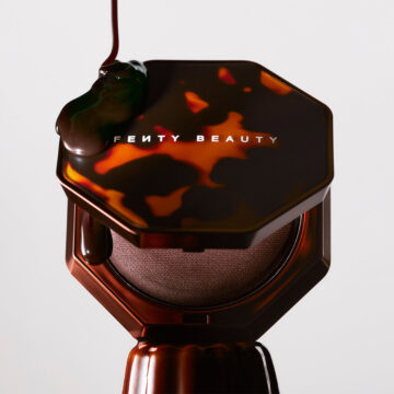 luxuriously-bronzed,-but-airbrushed luxuriously-bronzed,-but-airbrushed