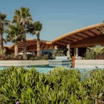 saudi-arabia-elevates-red-sea-luxury-tourism-with-miraval’s-global-debut,-wellness-retreats-and-regenerative-travel-experiences-on-shura-island saudi-arabia-elevates-red-sea-luxury-tourism-with-miraval’s-global-debut,-wellness-retreats-and-regenerative-travel-experiences-on-shura-island