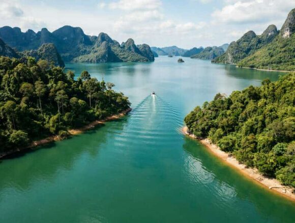 thailand-is-redefining-luxury-travel-in-2026-by-putting-wellness-at-the-heart-of-its-tourism-strategy,-attracting-millions-of-visitors-and-generating-record-breaking-revenue-through-holistic,-restorative,-and-responsible-experiences thailand-is-redefining-luxury-travel-in-2026-by-putting-wellness-at-the-heart-of-its-tourism-strategy,-attracting-millions-of-visitors-and-generating-record-breaking-revenue-through-holistic,-restorative,-and-responsible-experiences