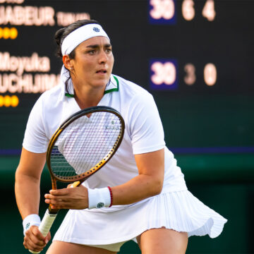 tennis-icon-ons-jabeur-signs-watch-collection-collaboration tennis-icon-ons-jabeur-signs-watch-collection-collaboration